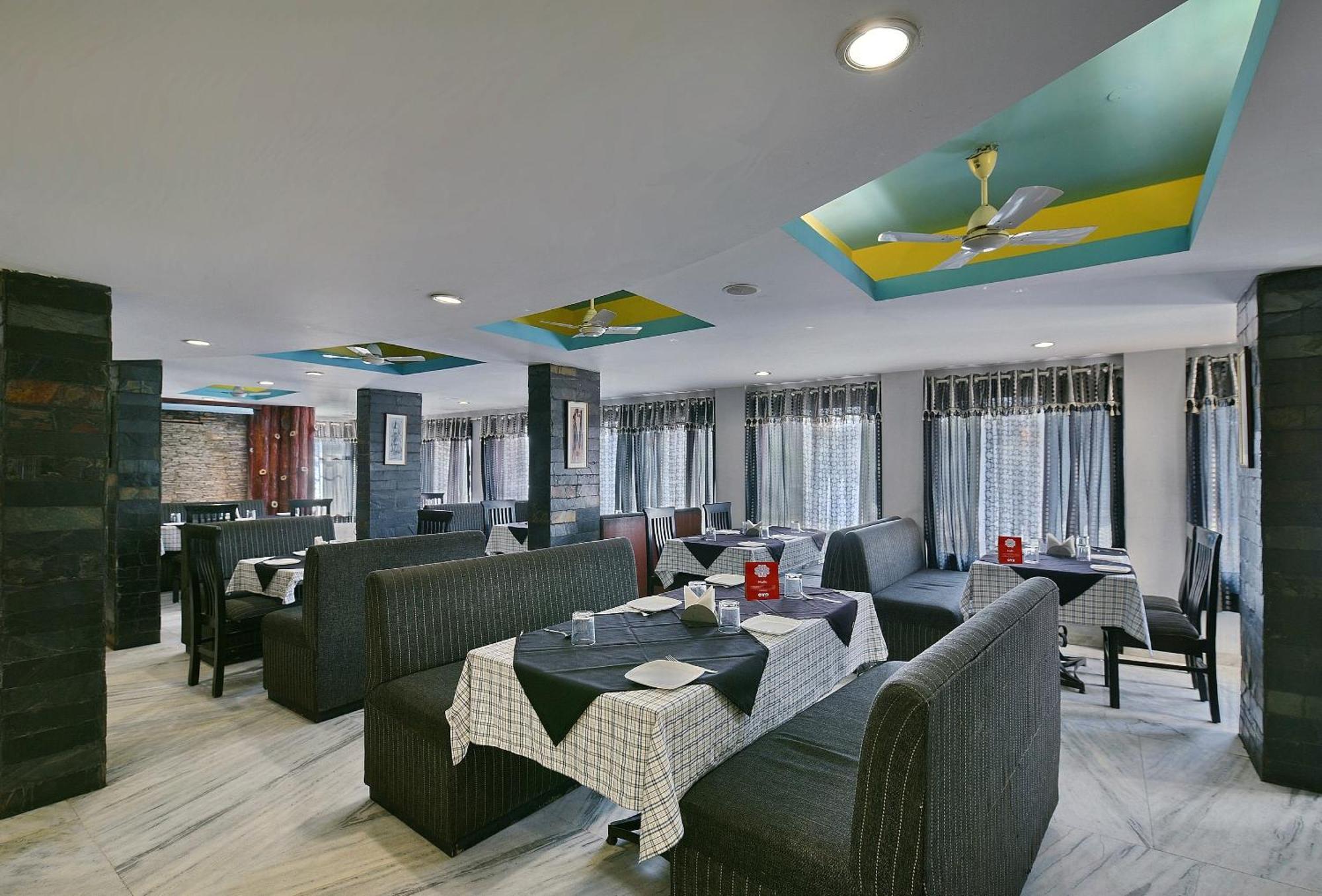 Collection O Diamond And Residences Indore Exterior photo